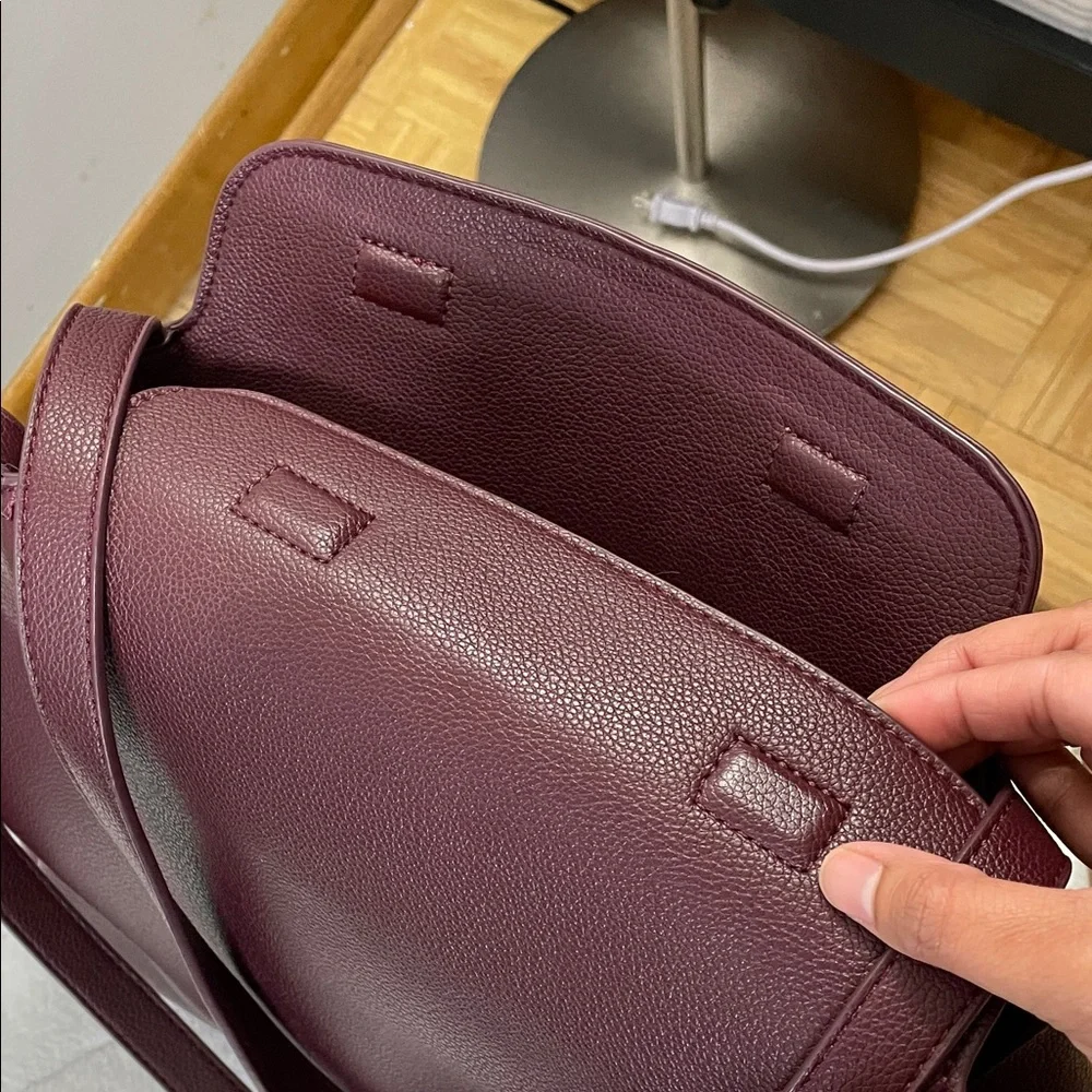 Elegant Burgundy Shoulder Bag - Picture 12 of 16